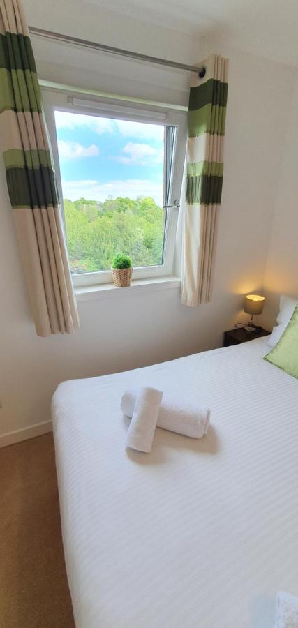 Lochend Park View Apartment Edinburgh Bagian luar foto