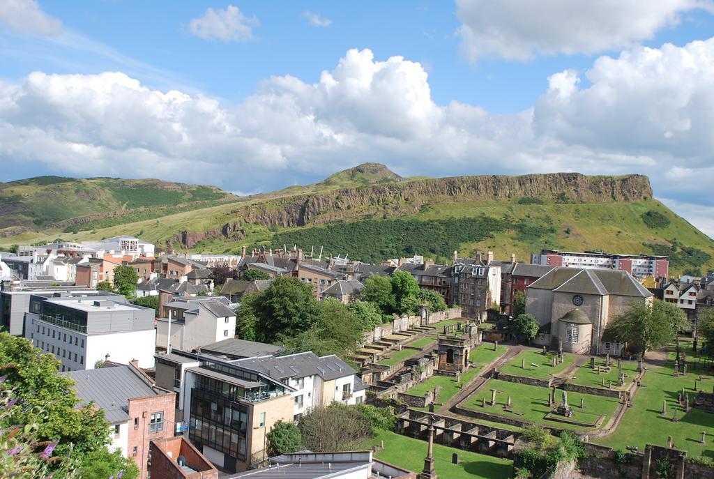 Lochend Park View Apartment Edinburgh Ruang foto