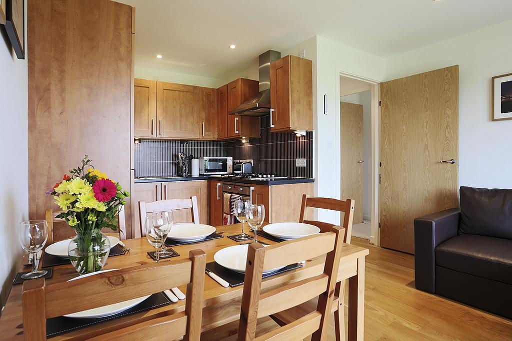 Lochend Park View Apartment Edinburgh Ruang foto