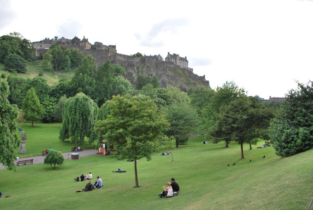 Lochend Park View Apartment Edinburgh Bagian luar foto
